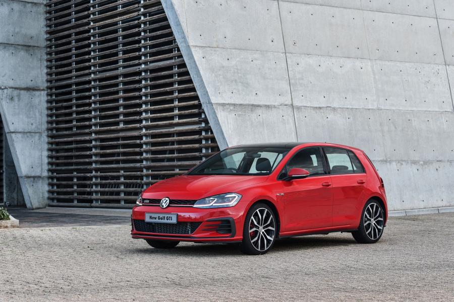  Volkswagen Golf GTI 5-Door 2017 года  (ZA) (фото 18 из 18)